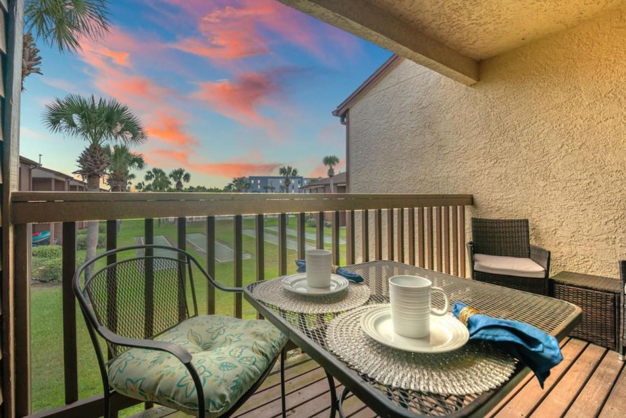 Experience Starlit Nights From Beach Happy'S Balcony Overlooking The Community Pool At Beachwalk Villa Panama City Beach Eksteriør bilde